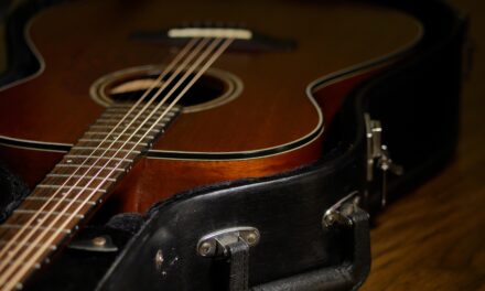The Differences Between Acoustic and Electric Guitars
